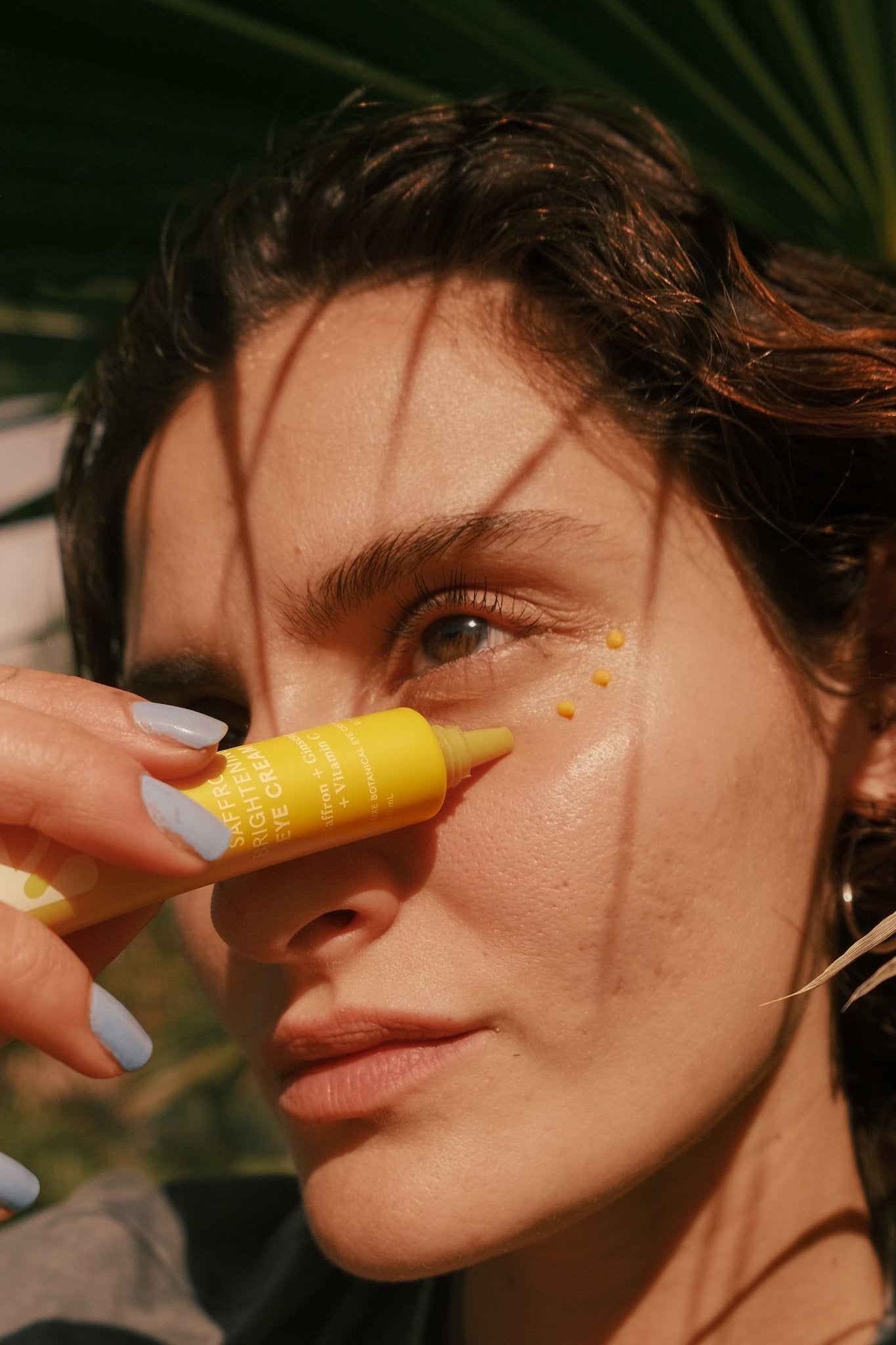 Brightening saffron eye cream for tired-looking under-eyes